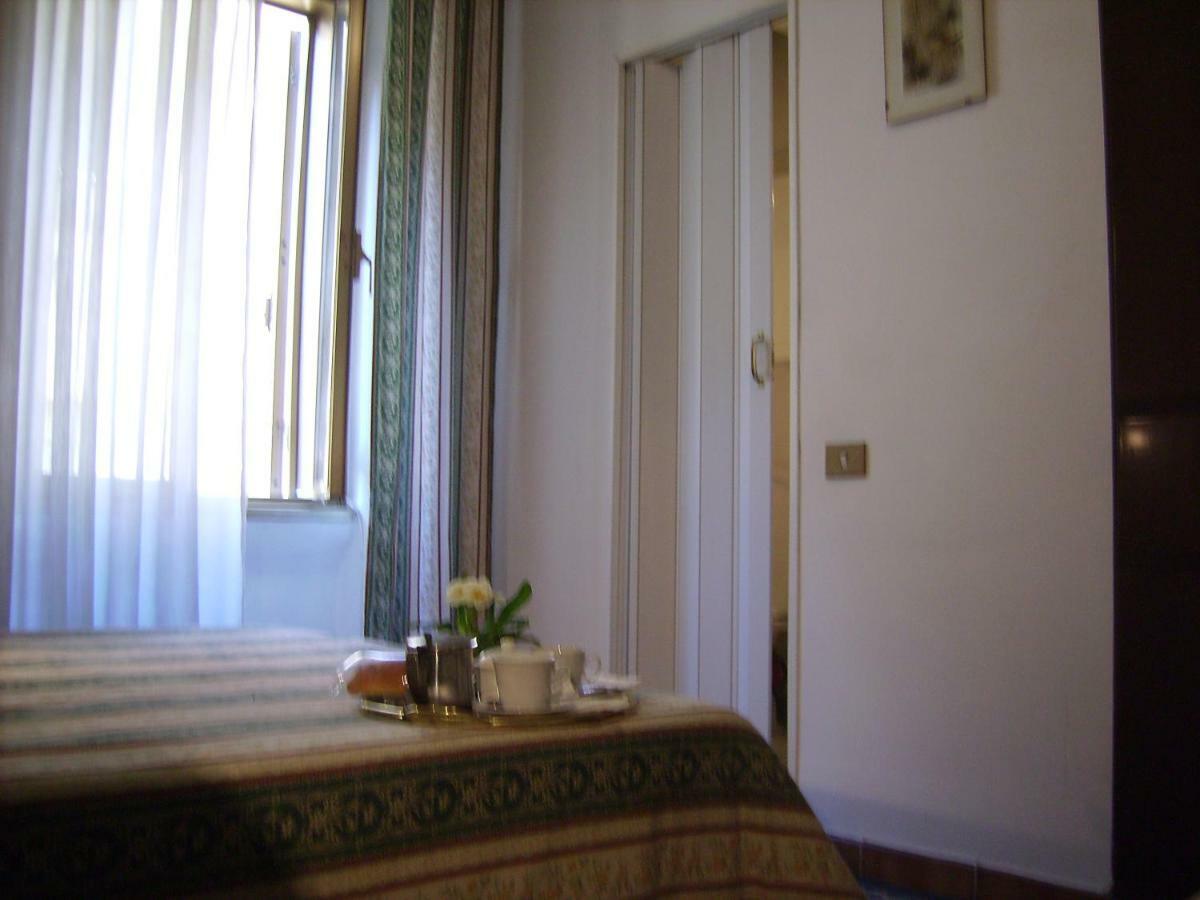 B&B Vaticanrooms Rome Exterior photo